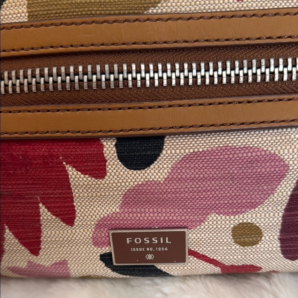 Fossil Red and Brown Clutch with Floral Design - Picture 2 of 15